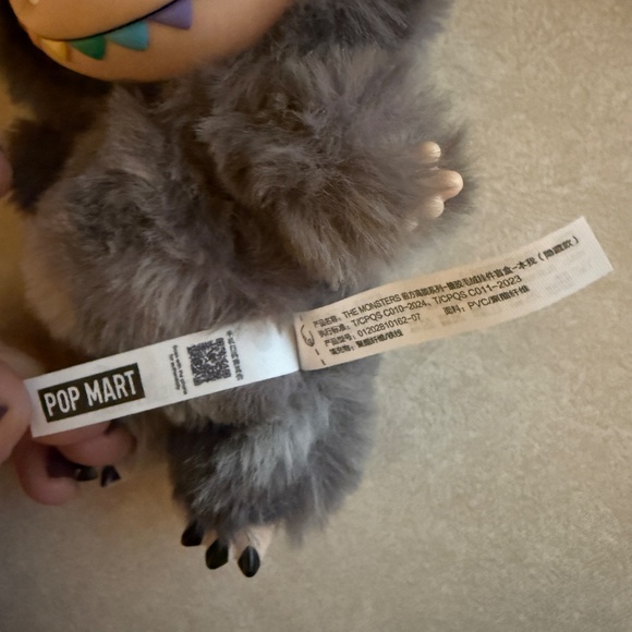 Authentic Secret Labubu - Big into Energy (RARE) - Picture 3 of 7